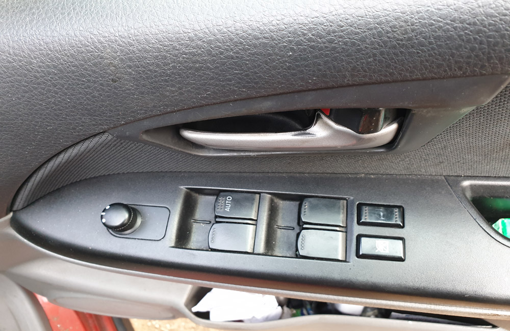 Suzuki SX4 GLX Window switch driver side front